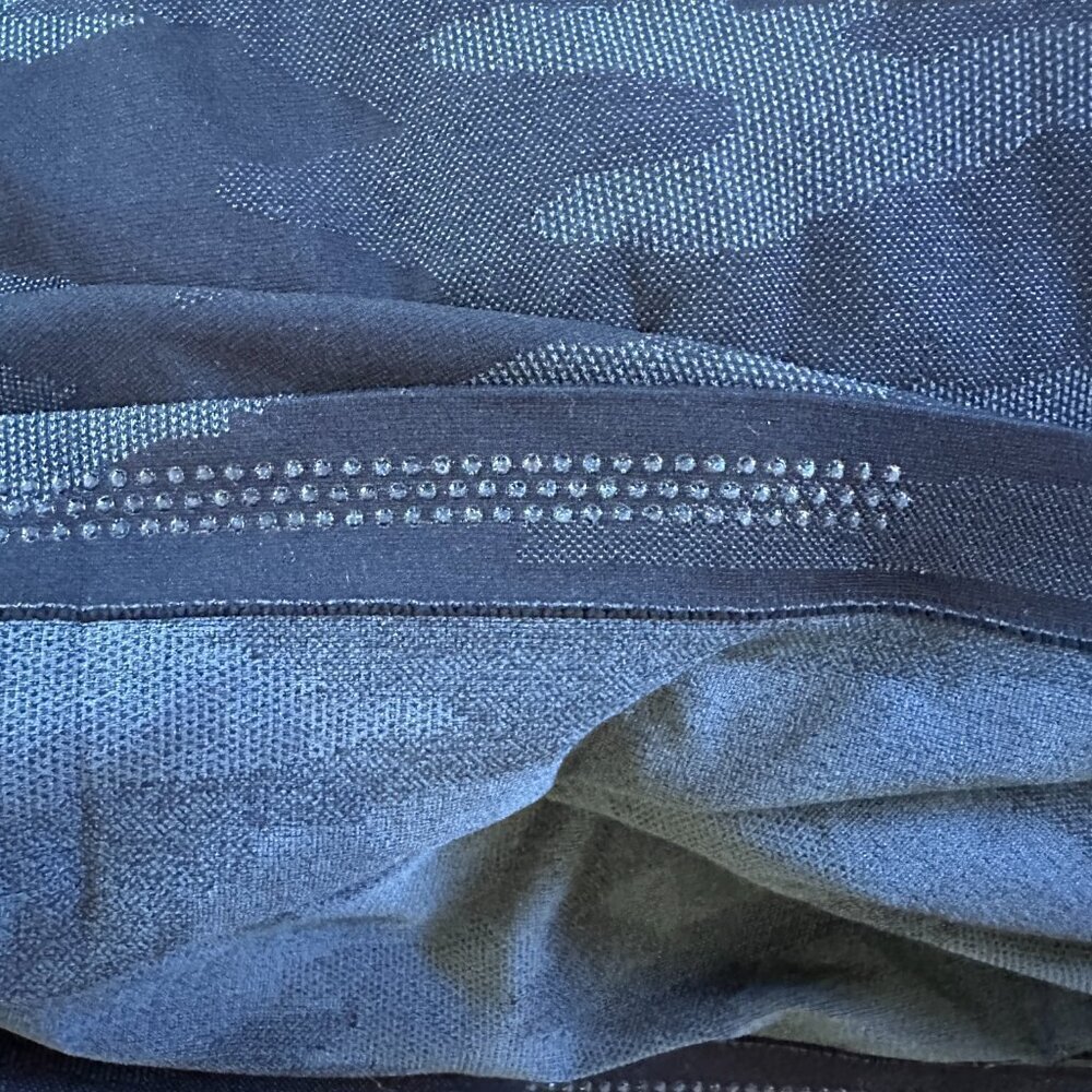 ATHLETA Camo Camouflage Black Grey Racerback Tank Top Size Large - Picture 9 of 10